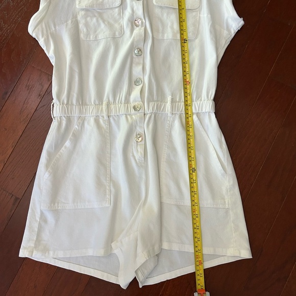 $99 KUT From the Kloth Short Sleeve Button Down Romper Medium White stretchy - Picture 4 of 7